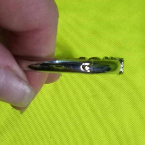 Silvertone hinged pinkish purplish stone bracelet - Picture 6 of 6